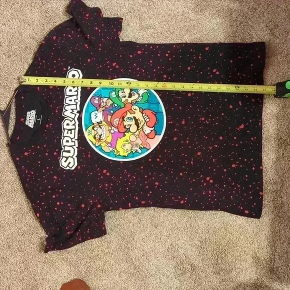 Super Mario T-shirt, black and red, size large - Picture 5 of 6
